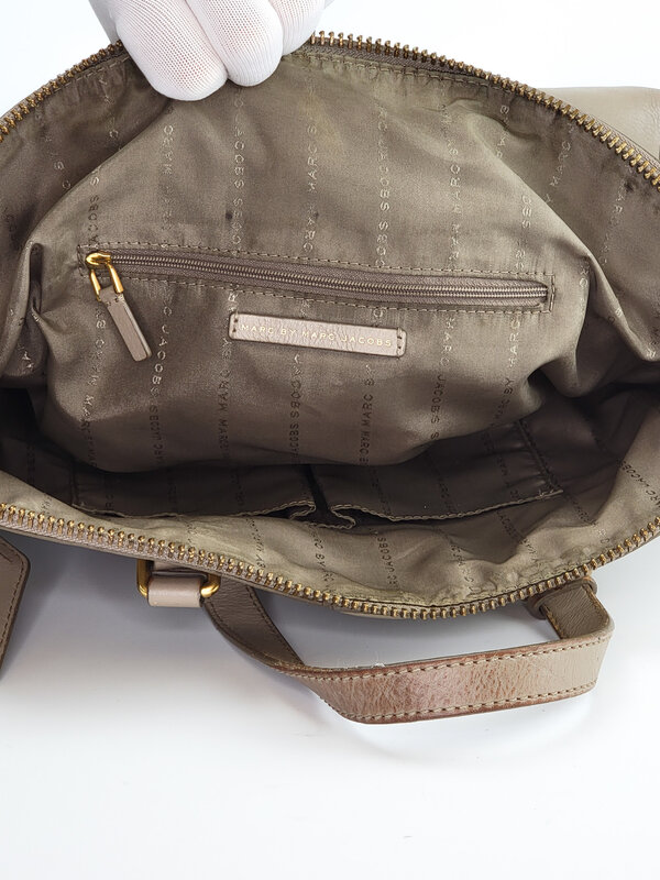 MARC BY MARC JACOBS LARGE LEATHER BOWLING BAG - TAUPE