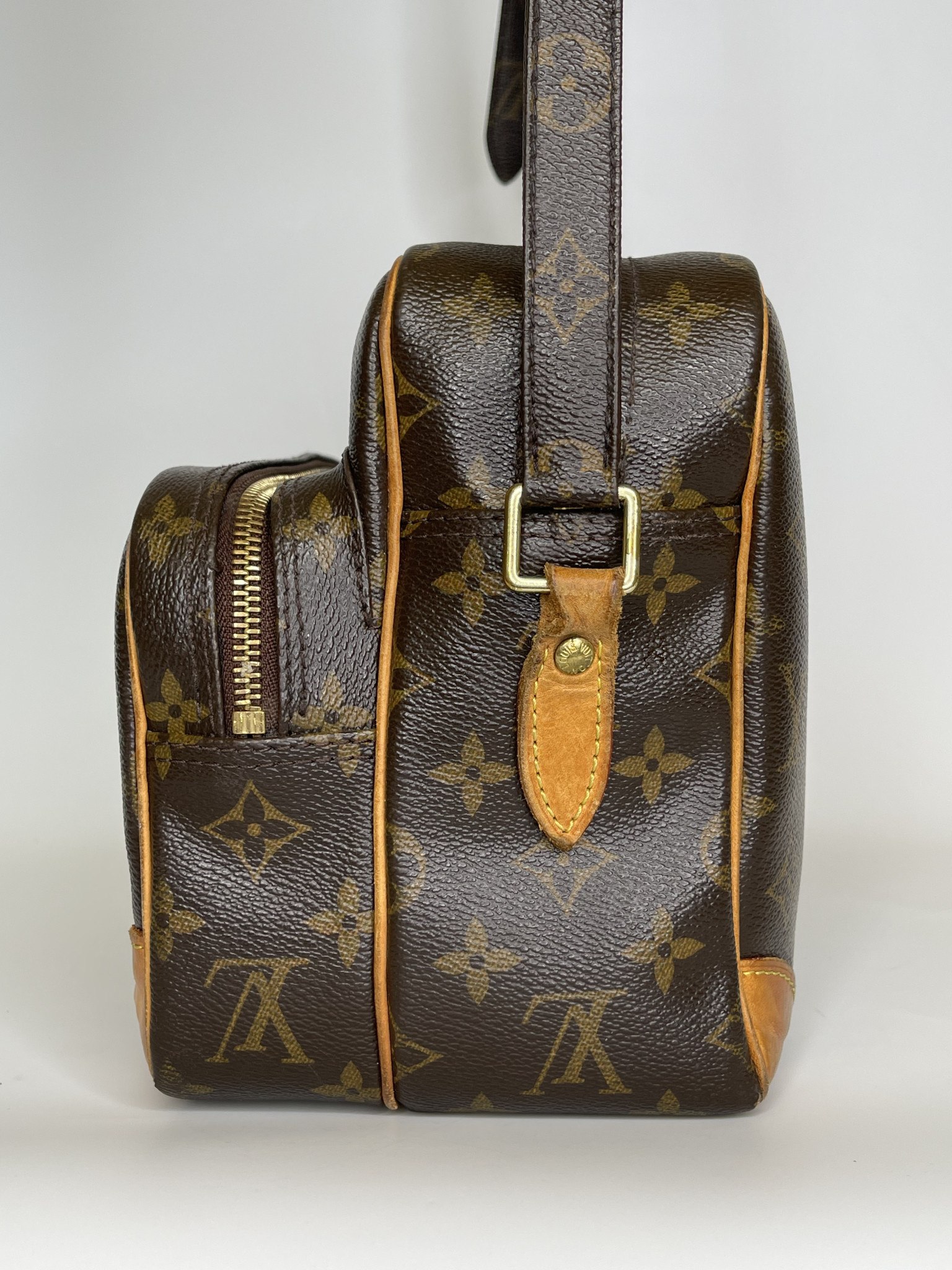 Authenticated Used Louis Vuitton Nile Special Order N48062 Damier Canvas  Ebene Brown AR0064 Unisex Shoulder Bag 