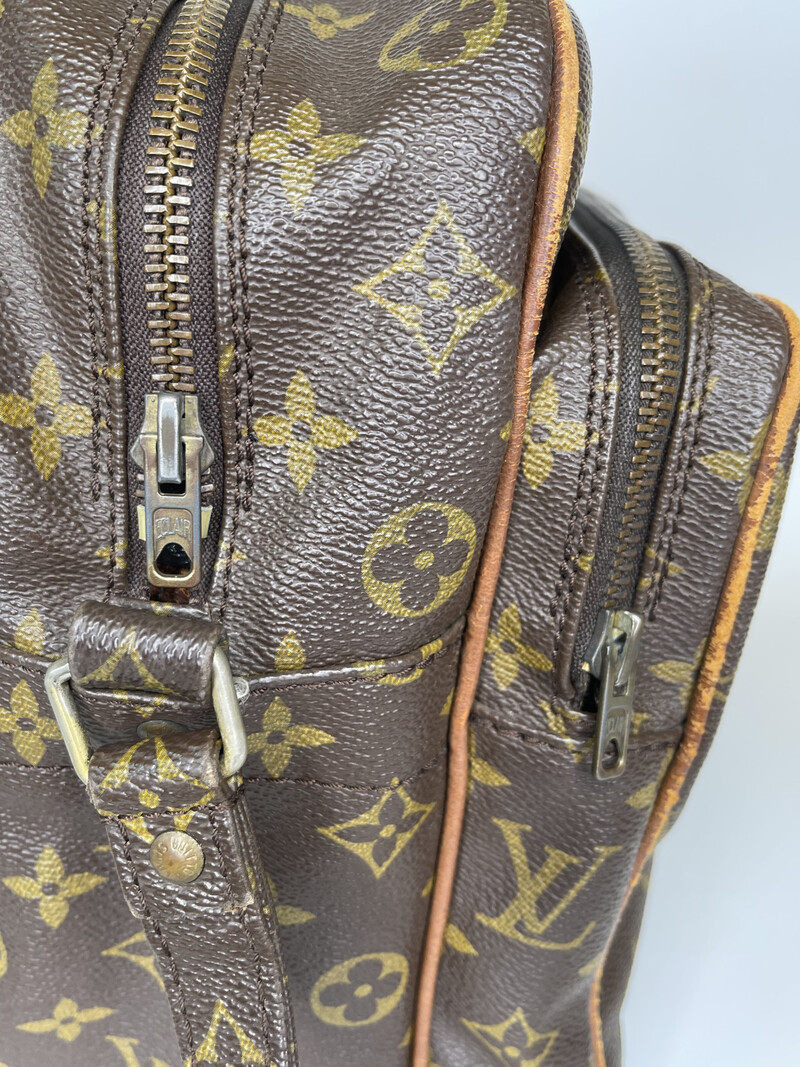 Louis Vuitton Monogram Nil Nile Messenger Crossbody Leather Metal  ref.293490 - Joli Closet