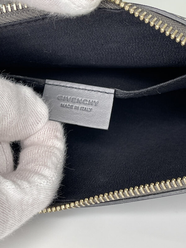 GIVENCHY GIVENCHY BOND NAVY MEDIUM POUCH CLUTCH