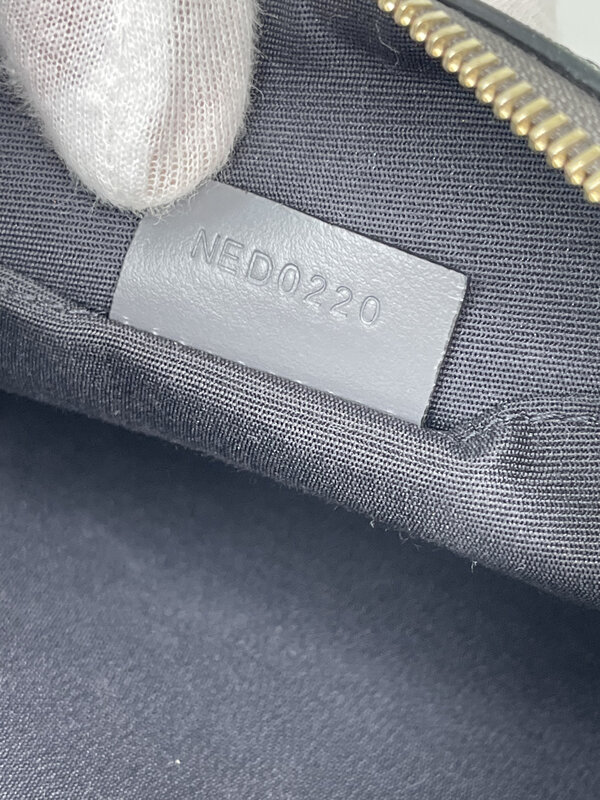 GIVENCHY GIVENCHY BOND NAVY MEDIUM POUCH CLUTCH