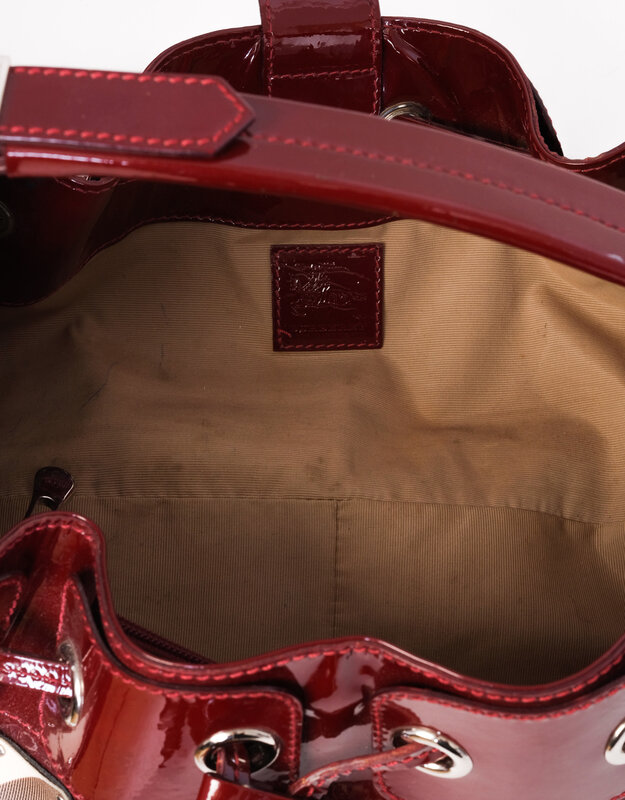 BURBERRY LONDON BURGUNDY PATENT NOVA CHECK WARRIOR SHOULDER BAG