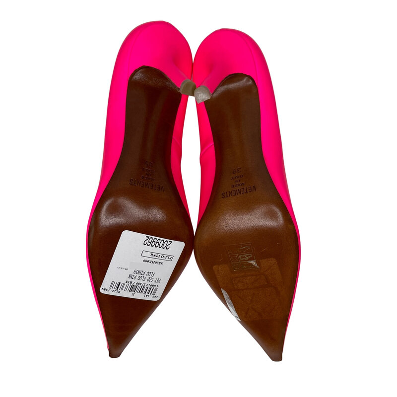 VETEMENTS VETEMENTS RUBBERIZED LEATHER FLOURESCENT DECOLLETE PINK HEELS (39 EU)