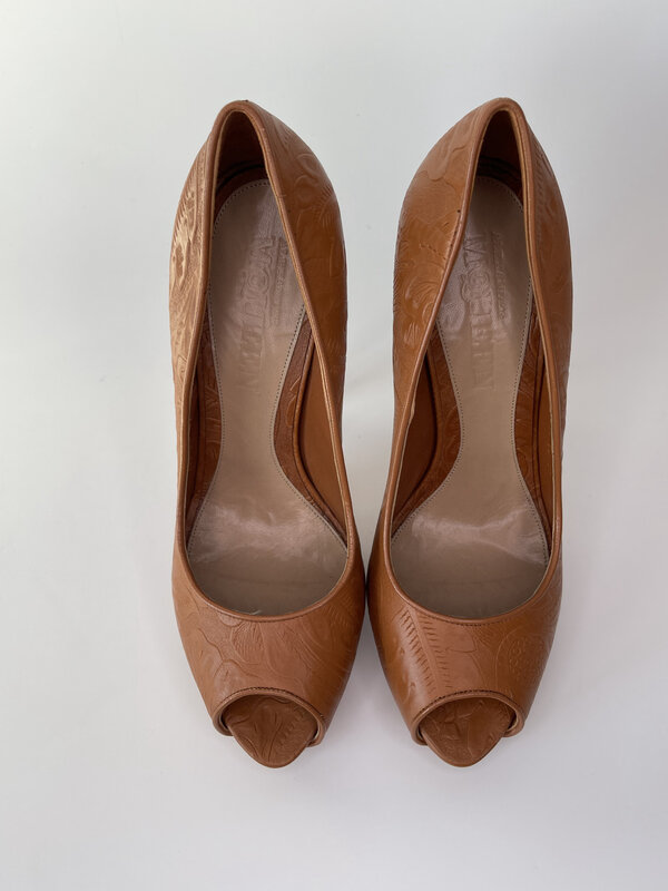 ALEXANDER MCQUEEN WESTERN LEATHER BANDOLERO BRANDY SANDAL HEEL (41 EU)