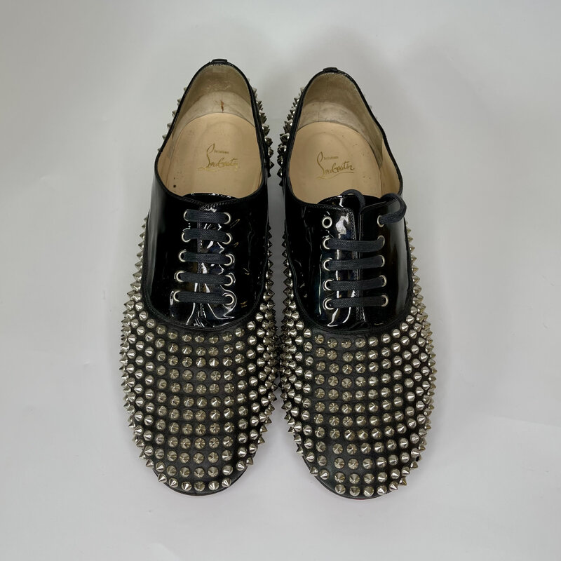 CHRISTIAN LOUBOUTIN CHRISTIAN LOUBOUTIN BLACK PATENT LEATHER SPIKED DAINDY OXFORDS (45 EU)