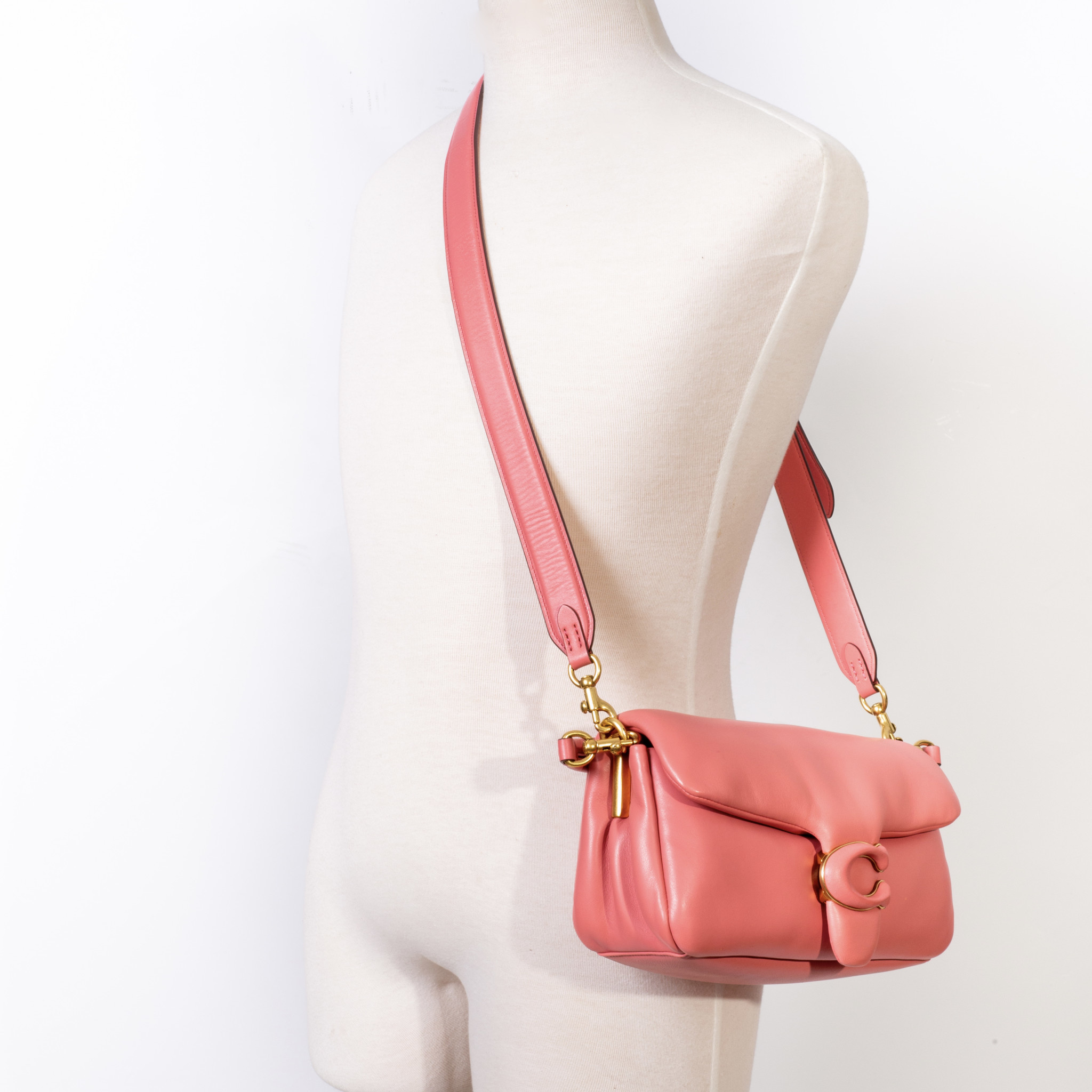 Pillow tabby leather mini bag Coach Pink in Leather - 35539899