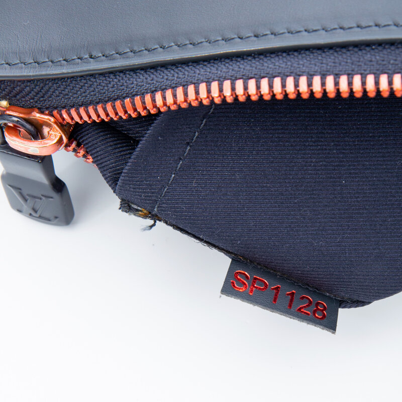 LOUIS VUITTON LOUIS VUITTON MONOGRAM UPSIDE DOWN INK POCHETTE APOLLO GM (2018)