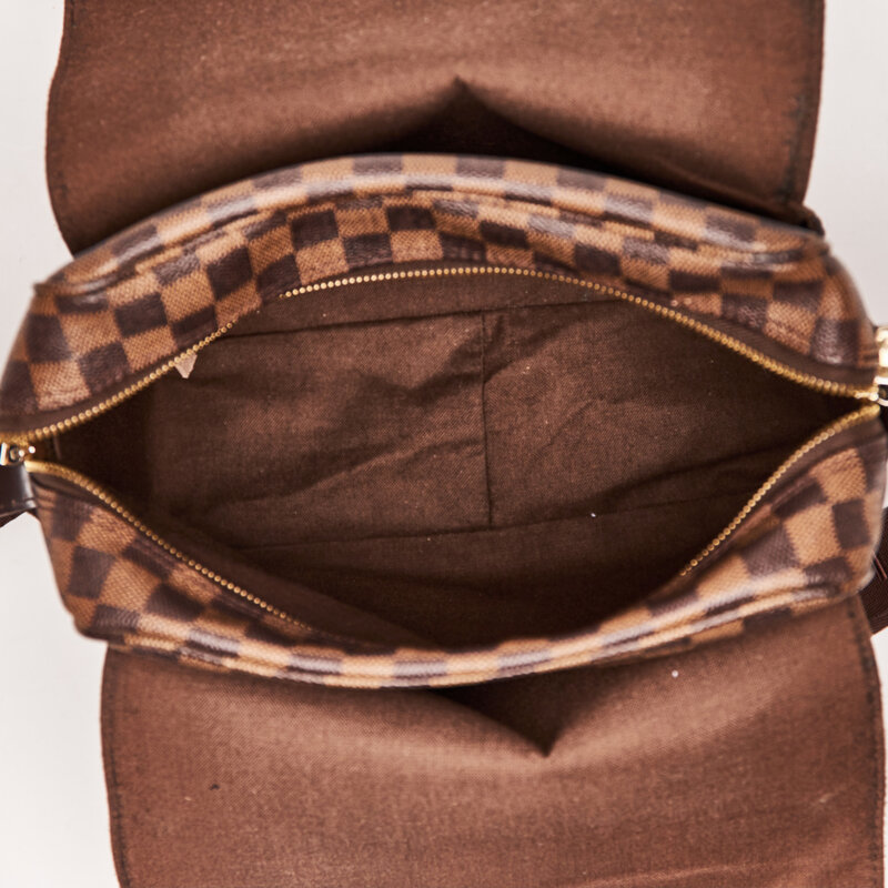LOUIS VUITTON LOUIS VUITTON DAMIER EBENE NAVIGLIO MESSENGER BAG (2017)