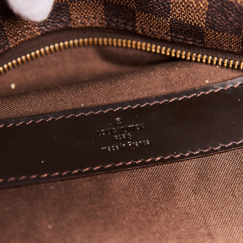 LOUIS VUITTON LOUIS VUITTON DAMIER EBENE NAVIGLIO MESSENGER BAG (2017)