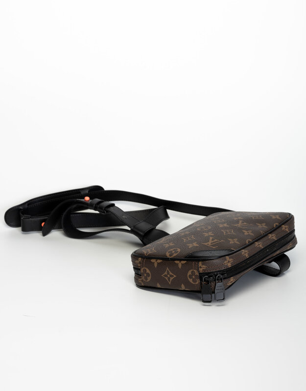 LOUIS VUITTON LOUIS VUITTON VIRGIL ABLOH MONOGRAM UTILITY FRONT BAG (2018)