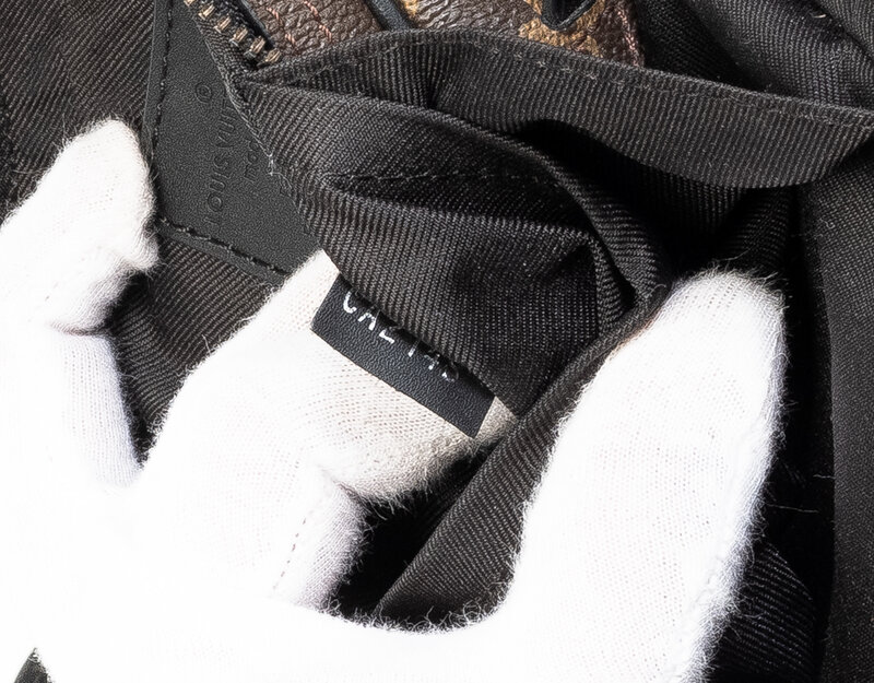 LOUIS VUITTON LOUIS VUITTON VIRGIL ABLOH MONOGRAM UTILITY FRONT BAG (2018)