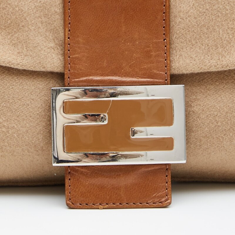 FENDI LIGHT BROWN BAGUETTE BAG