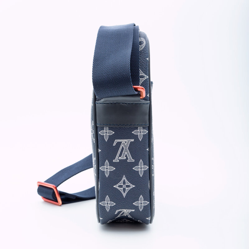 LOUIS VUITTON LOUIS VUITTON MONOGRAM UPSIDE DOWN INK DANUBE (2016)