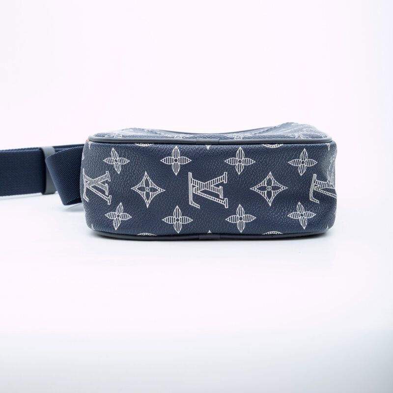 LOUIS VUITTON LOUIS VUITTON MONOGRAM UPSIDE DOWN INK DANUBE (2016)