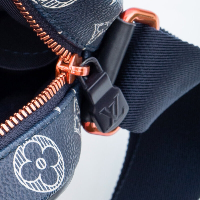 LOUIS VUITTON LOUIS VUITTON MONOGRAM UPSIDE DOWN INK DANUBE (2016)