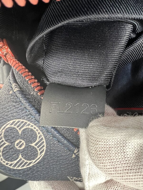LOUIS VUITTON LOUIS VUITTON MONOGRAM UPSIDE DOWN INK DANUBE (2016)