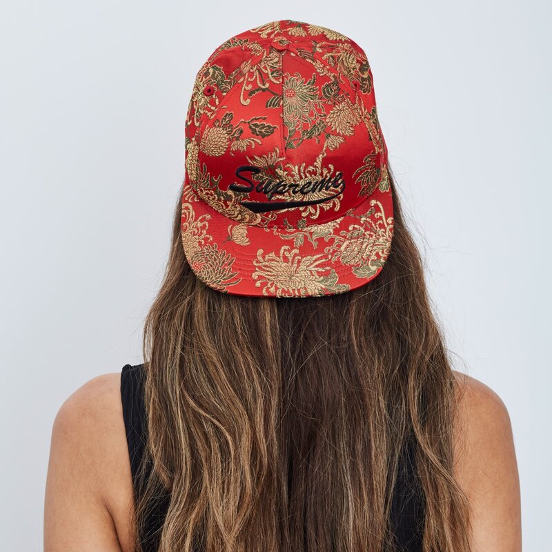 SUPREME SILK RED JACQUARD CAP