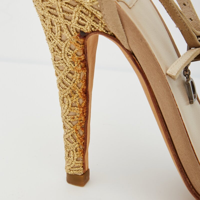 CHRISTIAN DIOR DIOR VINTAGE GOLD SILK EMBELLISHED OPEN TOE HEEL (EU 37)