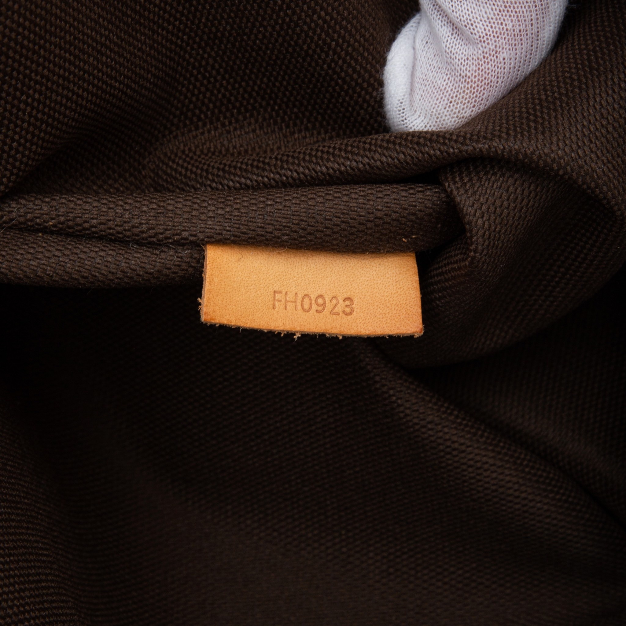 Louis Vuitton Vintage 90s Monogram Garment Bag – Dina C's Fab and