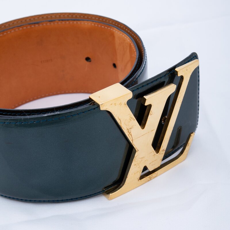LOUIS VUITTON LOUIS VUITTON VINTAGE VERNIS GREEN LOGO INITIALS GOLD BELT (SIZE 75/30)