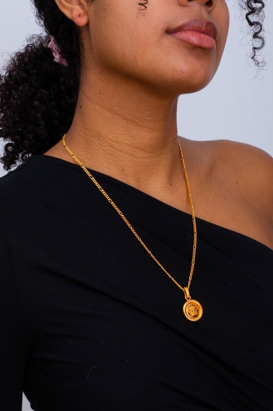 VERSACE VERSACE MEDUSA HEAD PENDANT CHAIN GOLD TONE NECKLACE
