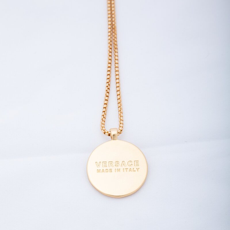 VERSACE VERSACE MEDUSA HEAD TEXTURED PENDANT CHAIN GOLD TONE NECKLACE
