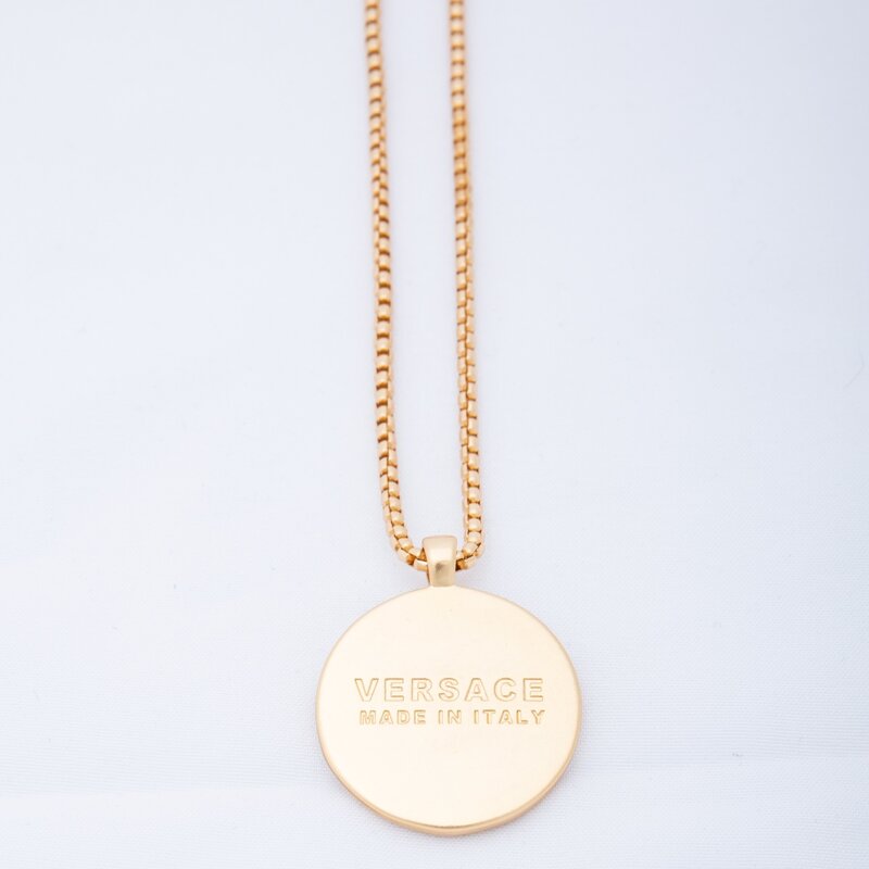 VERSACE VERSACE MEDUSA HEAD TEXTURED PENDANT CHAIN GOLD TONE NECKLACE