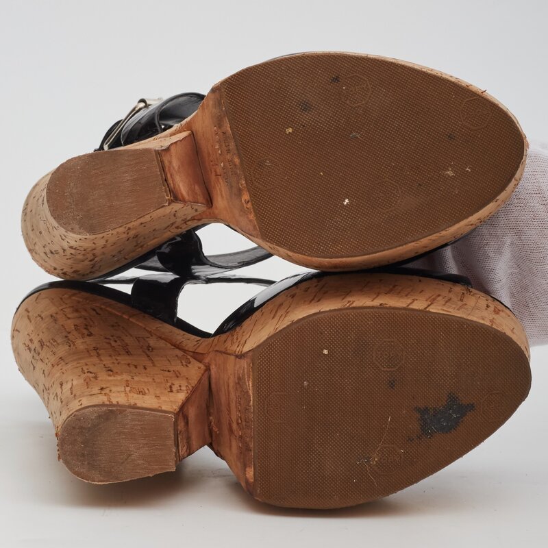 GIUSEPPE ZANOTTI GIUSEPPE ZANOTTI PATENT LEATHER BLACK CORK SLING BACK WEDGES (EU 39)