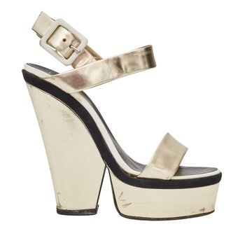 GIUSEPPE ZANOTTI GIUSEPPE ZANOTTI SILVER PATENT LEATHER WEDGES (EU 39 | US 9)