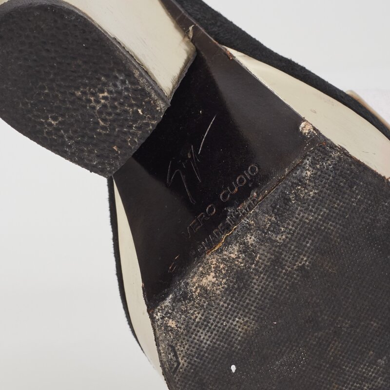 GIUSEPPE ZANOTTI GIUSEPPE ZANOTTI SILVER PATENT LEATHER WEDGES (EU 39 | US 9)
