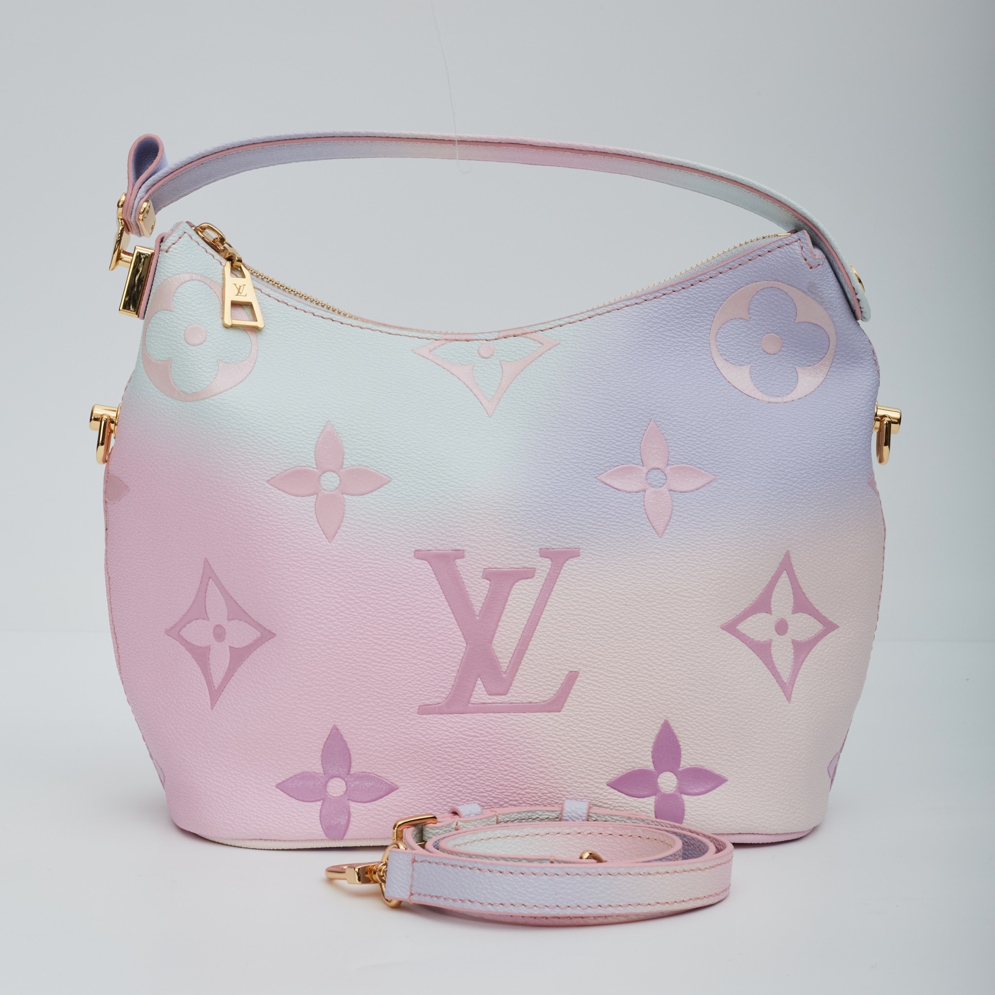 Marshmallow bag is out and about!! : r/Louisvuitton