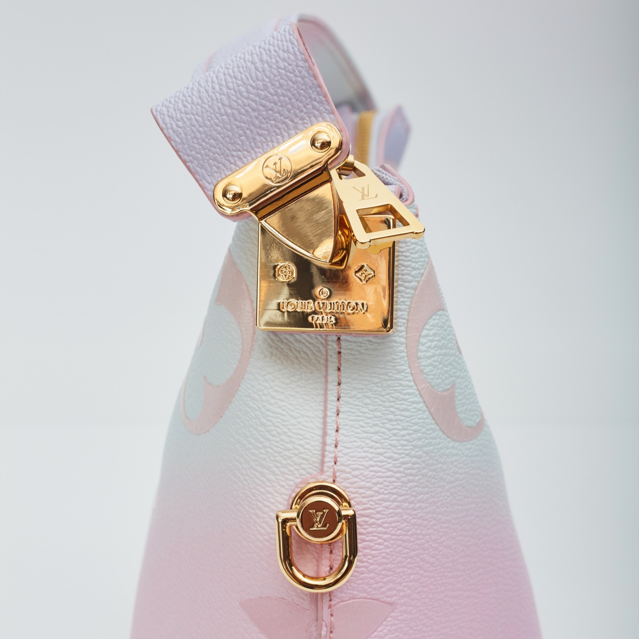 Louis Vuitton LV mashmallow bag new Pink Leather ref.269312 - Joli