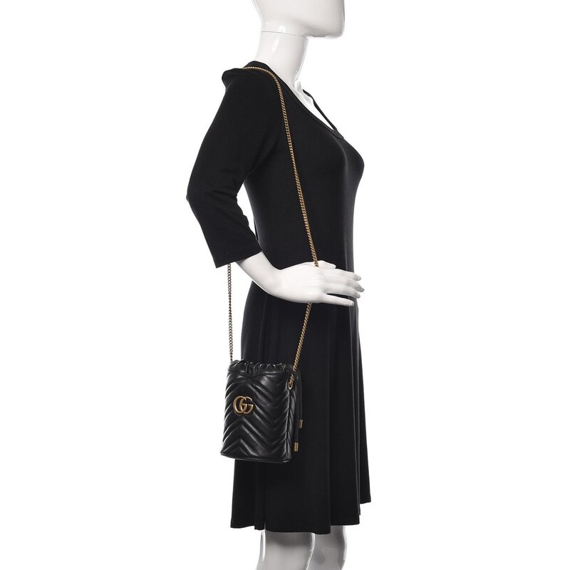 GUCCI GUCCI GG MARMONT CALFSKIN MATELASSE MINI 2.0 BUCKET BAG BLACK (575168)