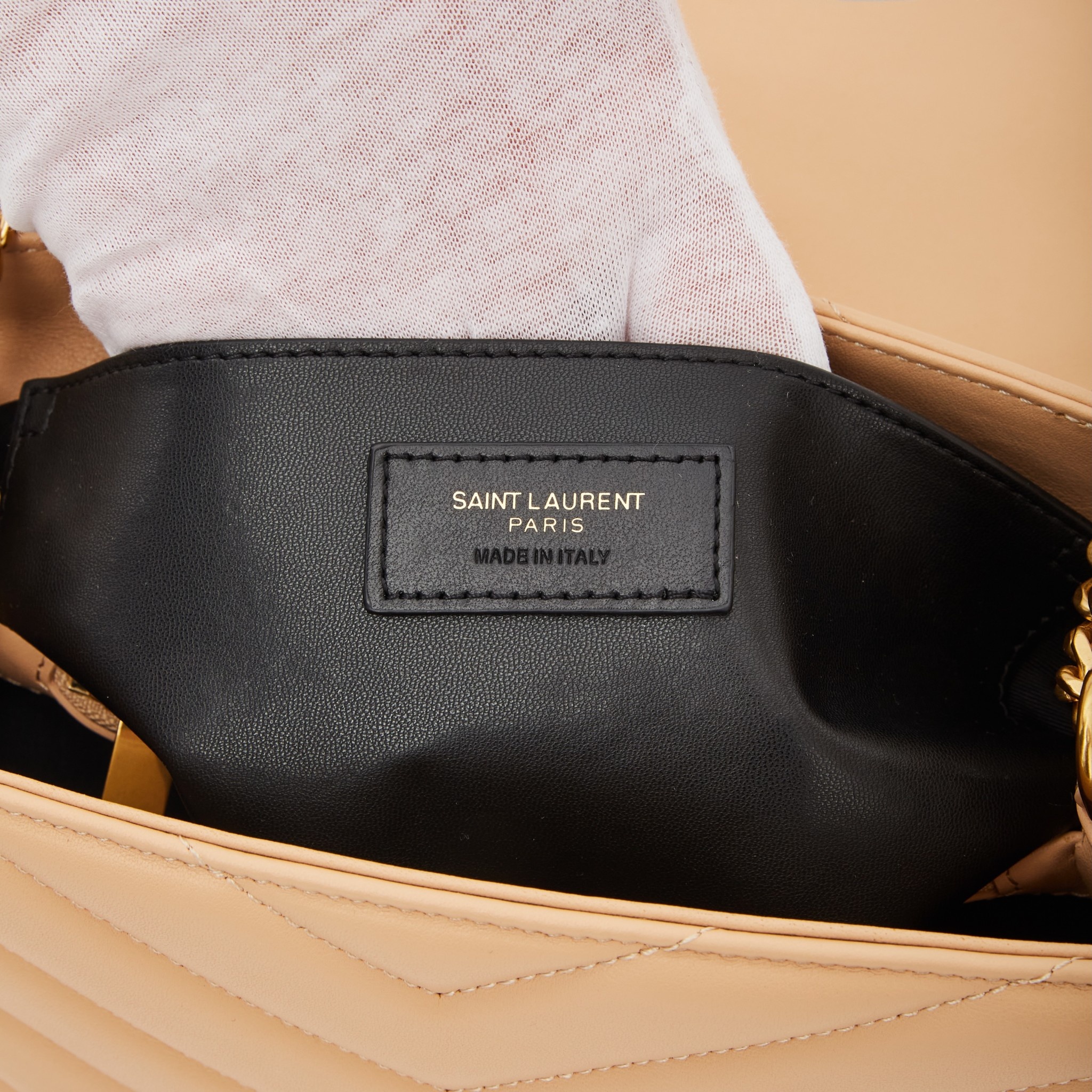 Loulou Small Leather Shoulder Bag in Beige - Saint Laurent