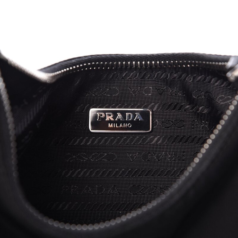 PRADA PRADA NYLON BLACK RE-EDITION 2005 MESSENGER BAG 2021