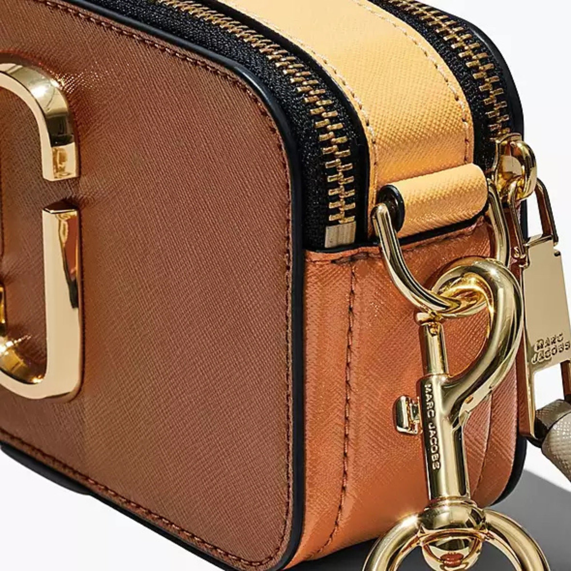MARC JACOBS: The Snapshot Saffiano leather bag - Brown