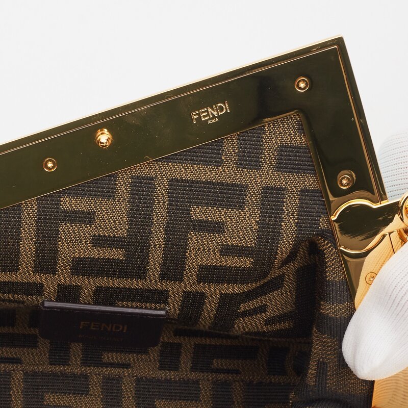 FENDI FENDI FIRST LAMBSKIN TURQUOISE LOGO DETAILED CLUTCH BAG