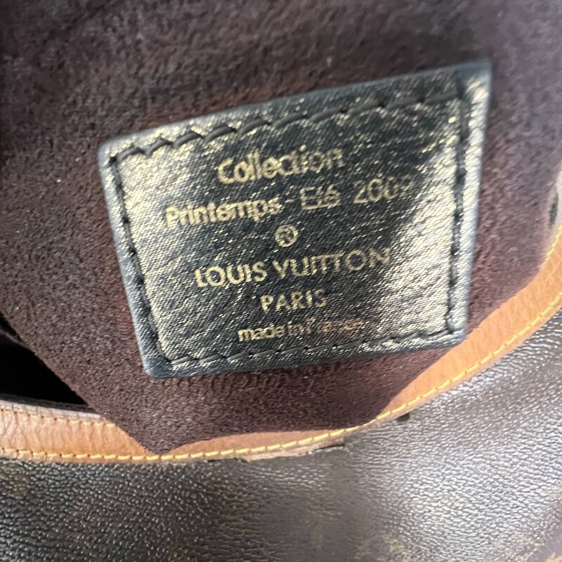LOUIS VUITTON LOUIS VUITTON MONOGRAM CANVAS LIMITED EDITION KALAHARI PM BAG