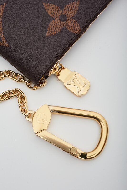 LOUIS VUITTON LOUIS VUITTON MONOGRAM POCHETTE CLÉS XL