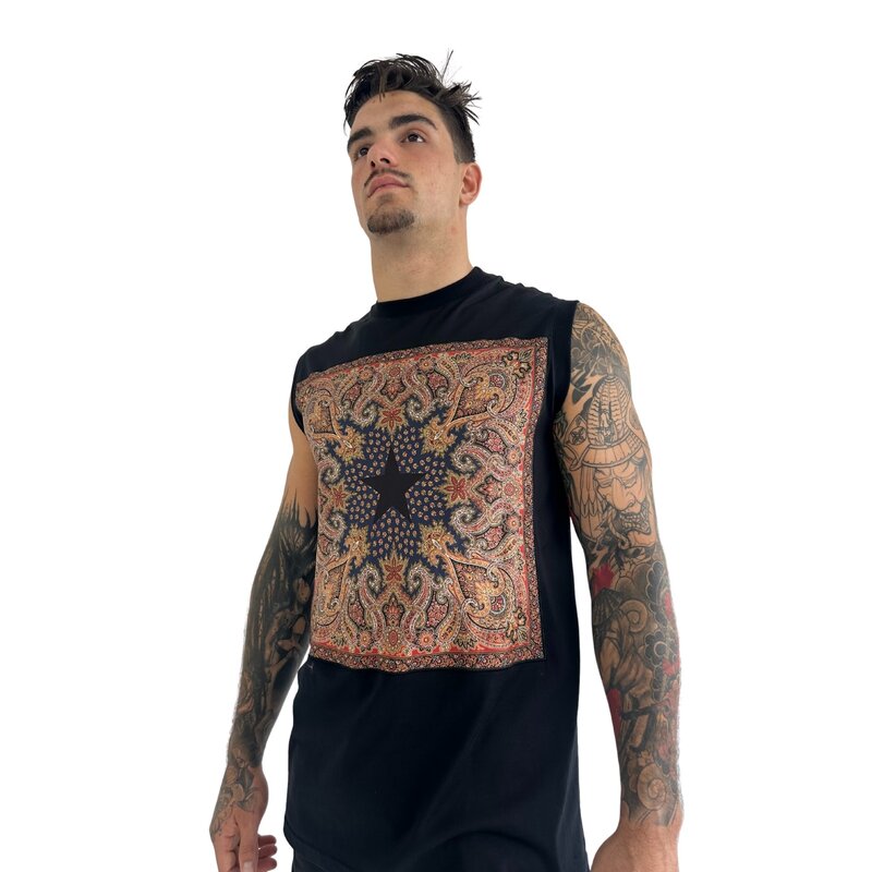 GIVENCHY GIVENCHY PAISLEY PRINT CREW NECK T-SHIRT TANK TOP (XS)