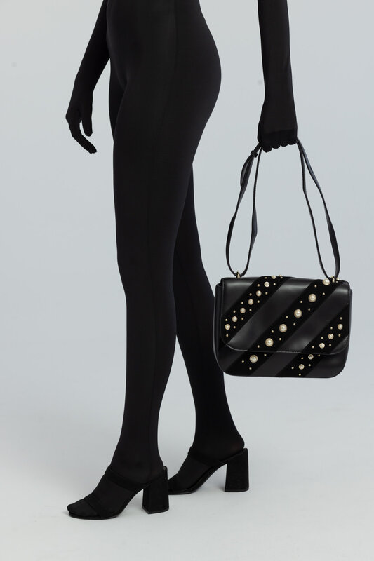 KARL LAGERFELD KARL LAGERFELD DIAGONAL BLACK LEATHER PEARL FLAP BAG