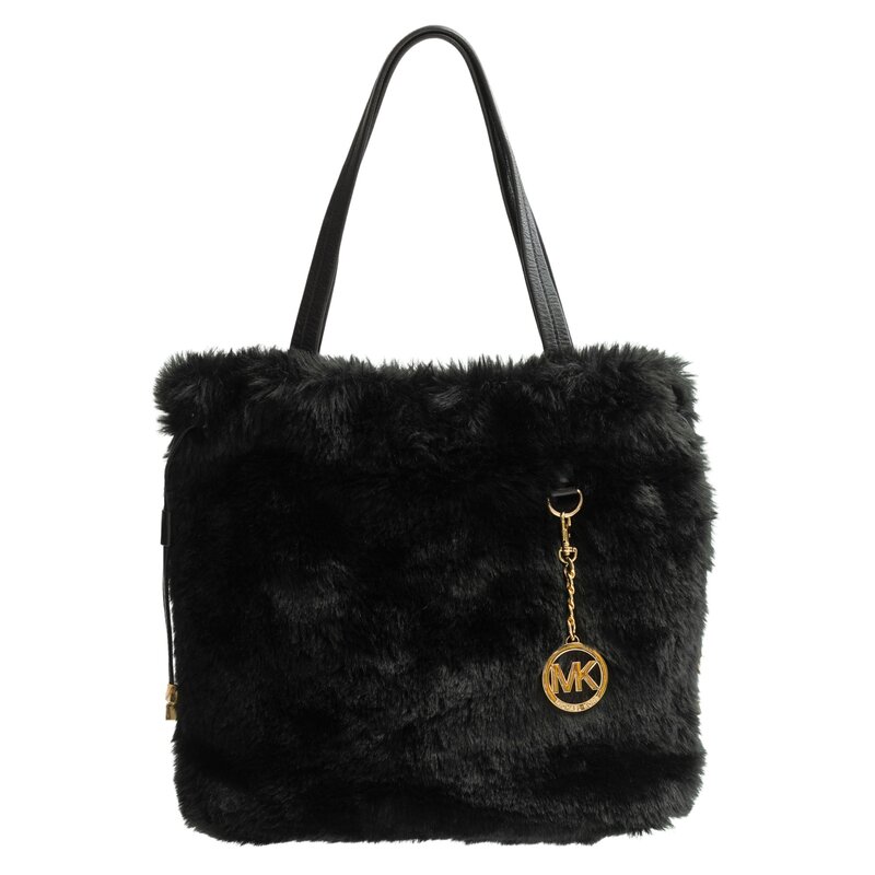 LOGO CHARM BLACK FUR TOTE