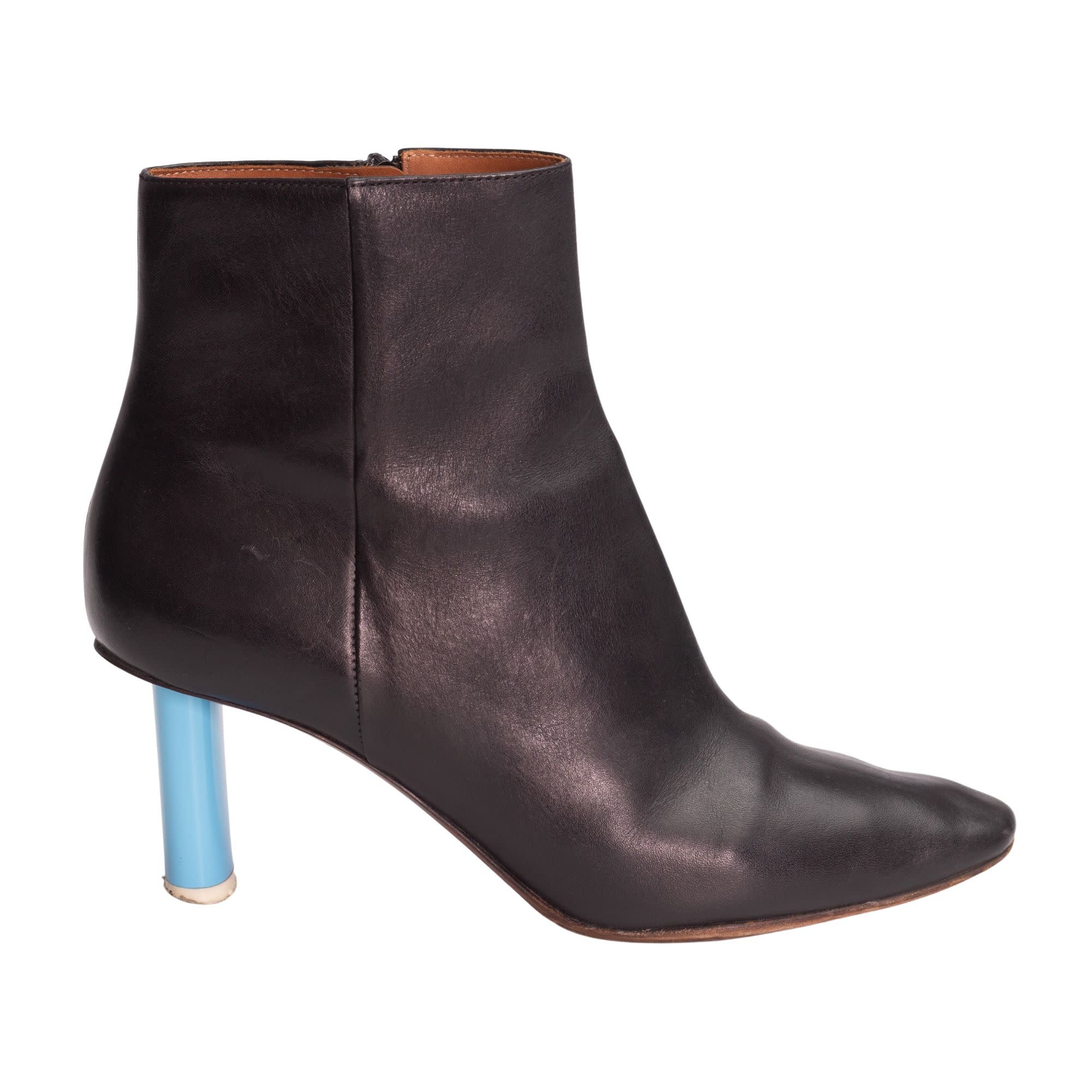 VETEMENTS BLACK LEATHER LIGHT BLUE HEEL BOOTIE (EU 38)