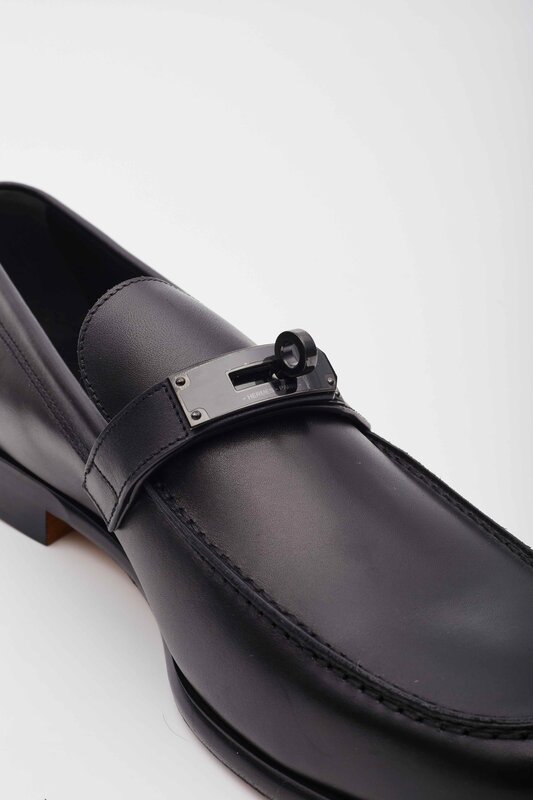 HERMES CALFSKIN BLACK PLATED KELLY BUCKLEDESTIN LOAFERS (EU 44)