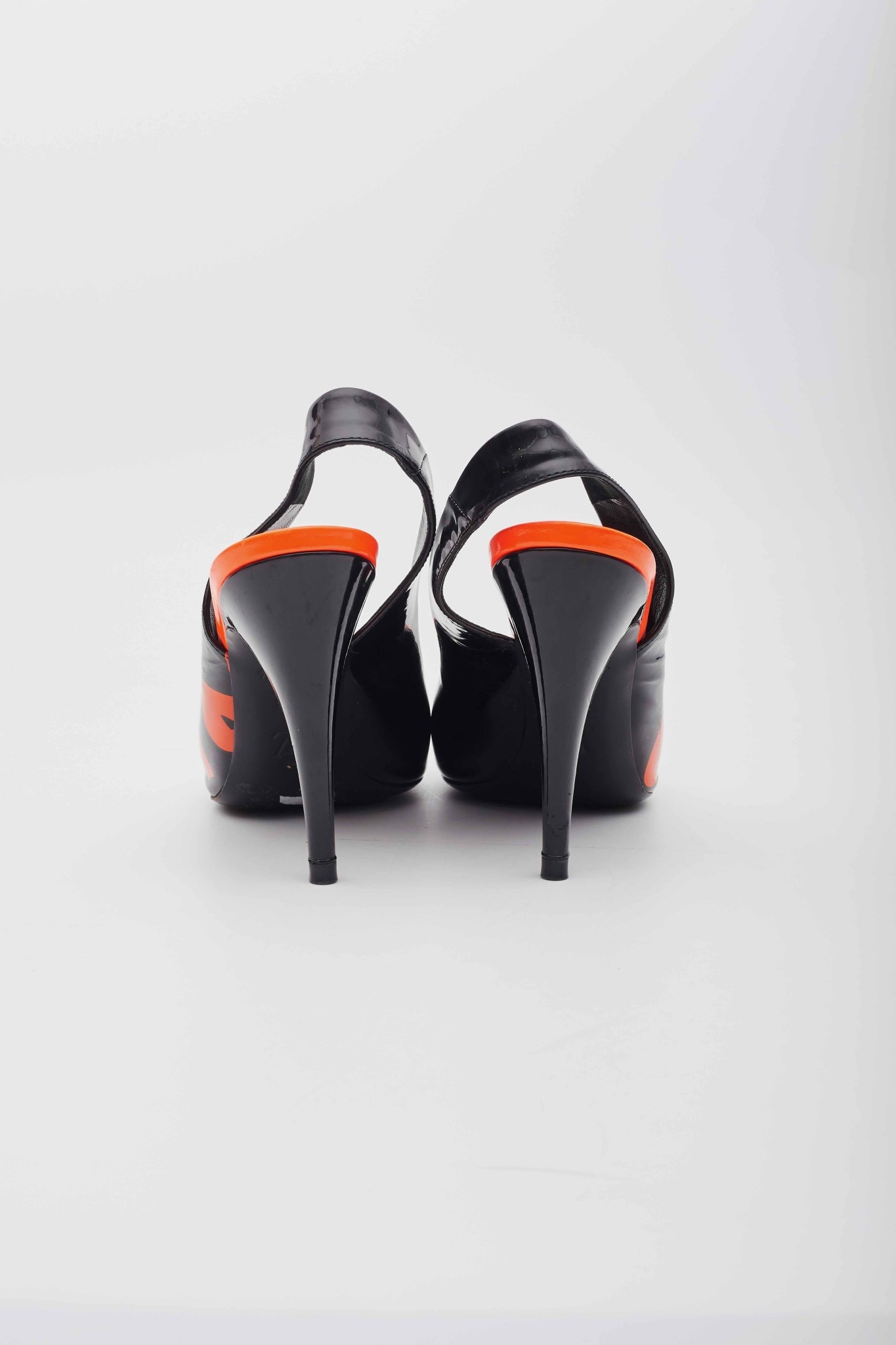 PATENT LEATHER ORANGE BLACK GRAFFITI SLINGBACK HEELS CRTBLNCHSHP