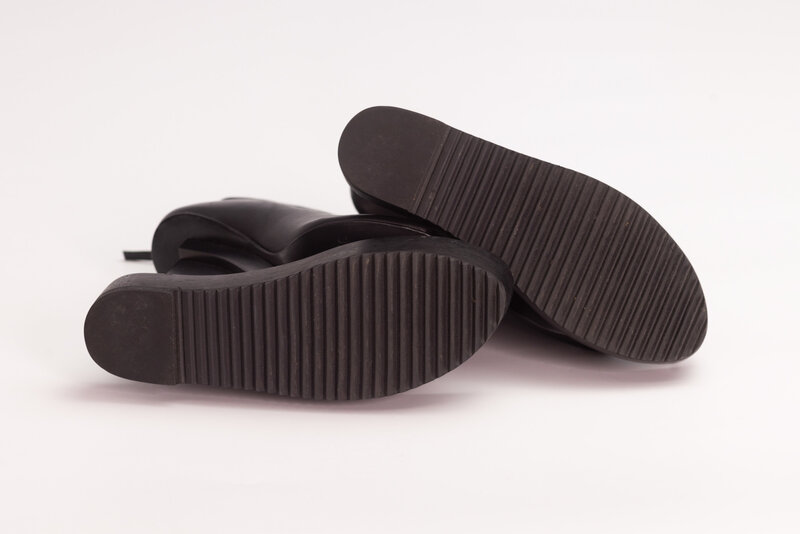 FINSK X IRIS VAN HERPEN BLACK WOODEN PLATFORMS (EU 37)