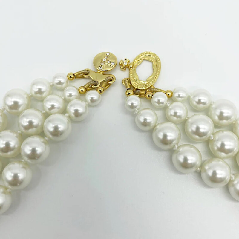 VIVIENNE WESTWOOD VIVIENNE WESTWOOD THREE ROW PEARL BAS RELIEF CHOKER GOLD
