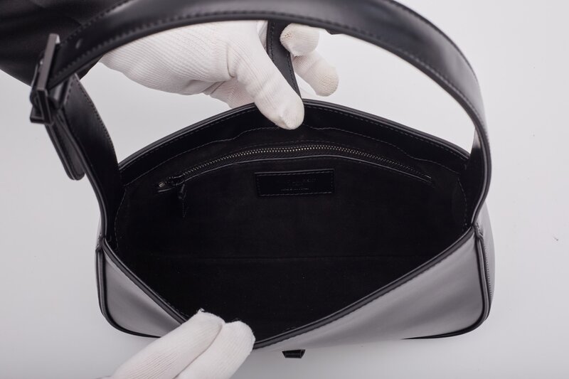SAINT LAURENT SAINT LAURENT SMOOTH BLACK LEATHER LE 5 À 7 HOBO BAG W BLACK METAL