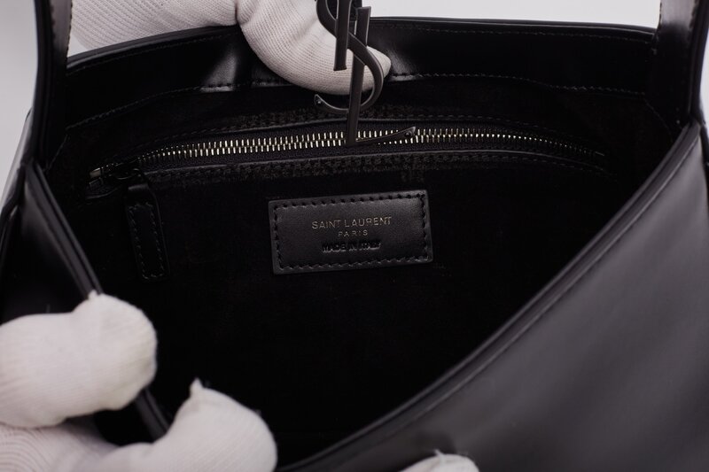 SAINT LAURENT SAINT LAURENT SMOOTH BLACK LEATHER LE 5 À 7 HOBO BAG W BLACK METAL