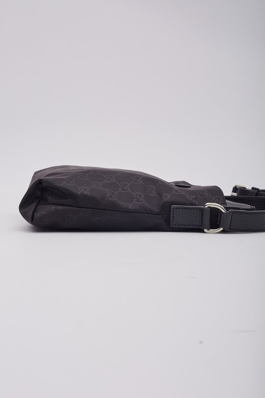 GUCCI GUCCI BLACK NYLON WITH LEATHER TRIM MESSENGER BAG